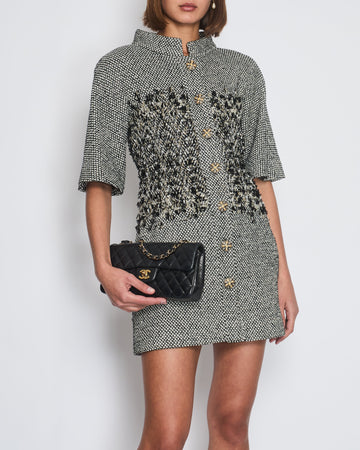 Top Quality Chanel Black & White Mid-Sleeve Jacket with Embellished Buttons Size FR 36 (UK 8)