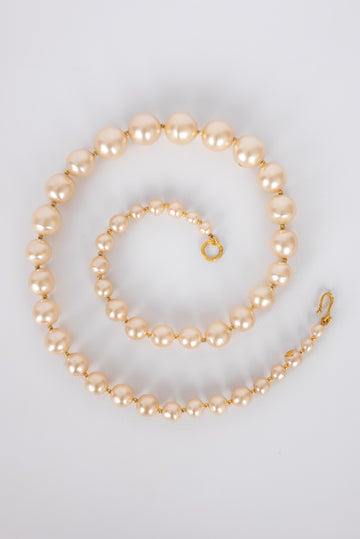 Collier de perles nacrées Top Quality Chanel 1990s