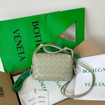 BV LOOP MINI 17CM KHAKI CALFSKIN Luxe Carry