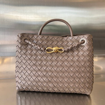 BV MEDIUM ANDIAMO 32CM CHOCOLATE LAMBSKIN Luxe Carry