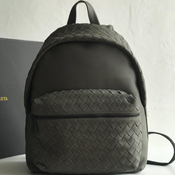 SMALL INTRECCIATO 41 BACKPACK IN CHARCOAL BLACK CALFSKIN Luxe Carry