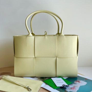 ARCO TOTE 36 IN PALE YELLOW CALFSKIN by Luxe Carry
