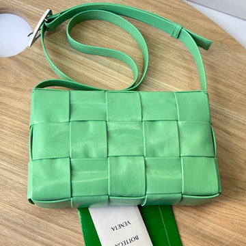 SMALL CASSETTE 23 IN LIGHT GREEN CALFSKIN Luxe Carry