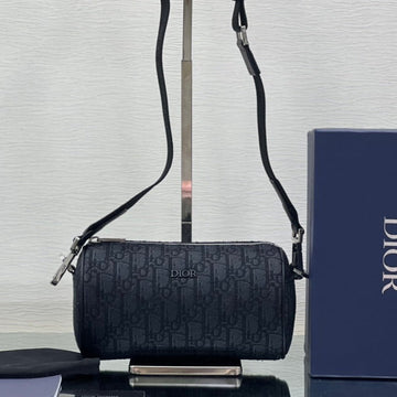 ROUND BUCKET 21 BAG IN BLACK OBLIQUE JACQUARD Luxe Carry