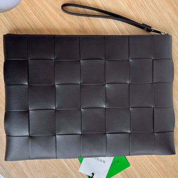LARGE CASSETTE POUCH 35 IN BLACK CALFSKIN Luxe Carry