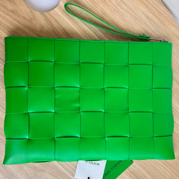 LARGE CASSETTE POUCH 35 IN MALACHITE GREEN CALFSKIN by Luxe Carry
