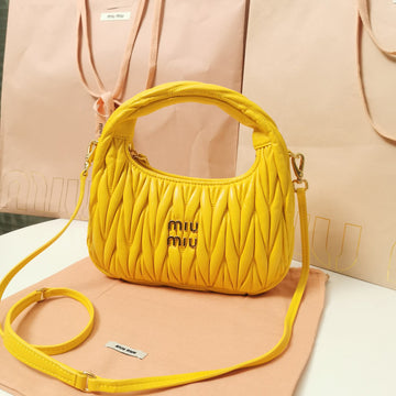 WANDER MATELASSÉ NAPPA HOBO BAG 23 IN YELLOW LAMBSKIN Luxe Carry