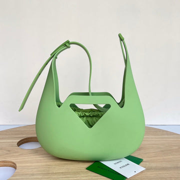 SHOULDER BAG 27 IN FEIJOA GREEN RULuxe CarryER AND NYLON FABRIC