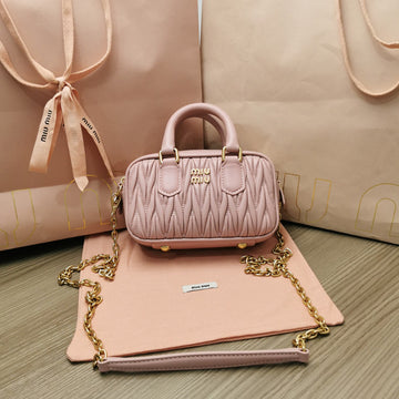 TOO PRETTY 17 HANDBAG IN LIGHT PINK LAMBSKIN By Luxe Carry