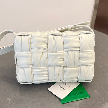 CASSETTE 28 IN WHITE SOFT LAMBSKIN by Luxe Carry