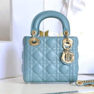 LADY 17 IN SKY BLUE LAMBSKIN WITH CANNAGE PATTERN By Luxe Carry