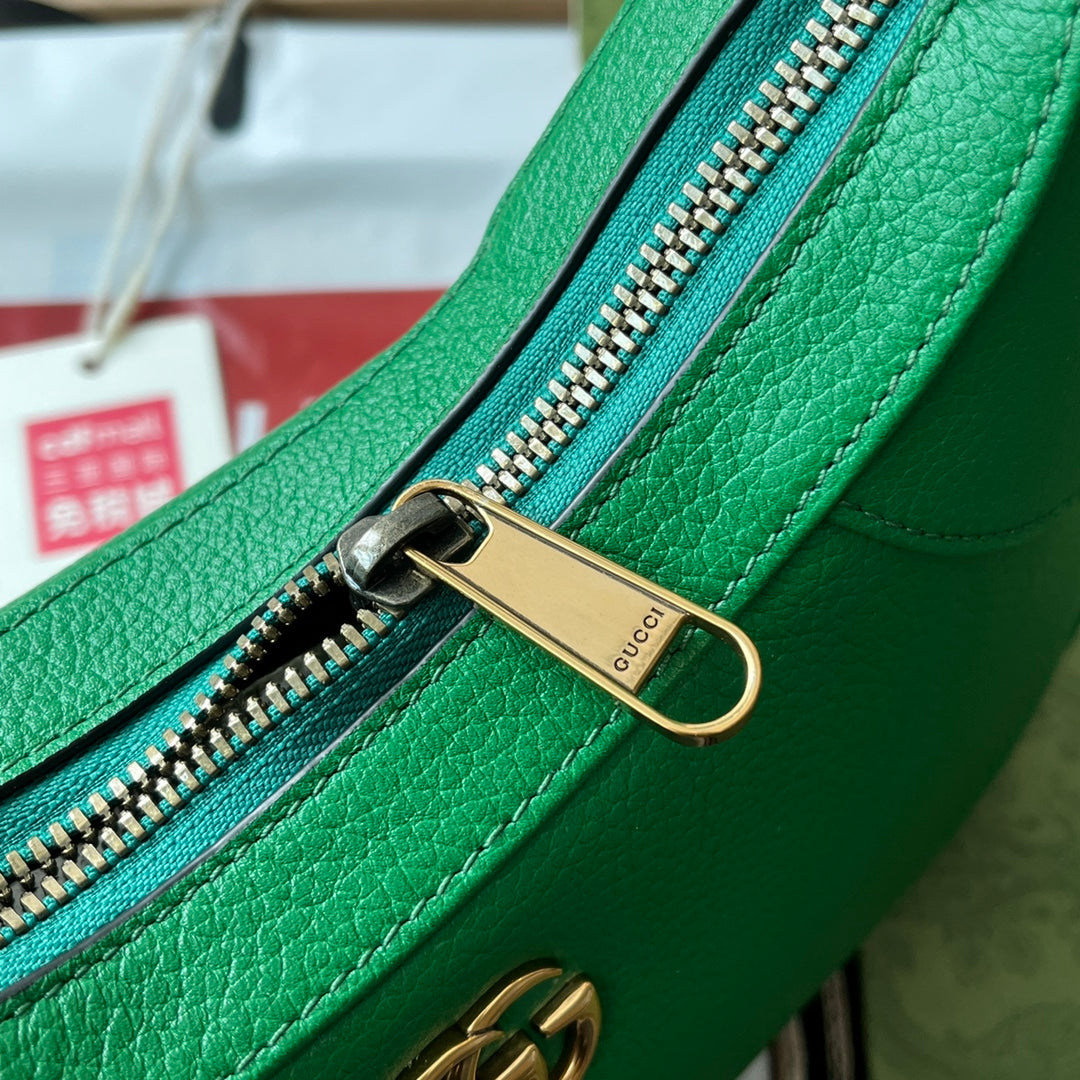 SHOULDER BAG 25 IN GREEN CALFSKIN GOLD HARDWARE by Luxe Carry