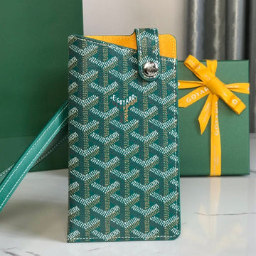 MONTMARTRE GM CASE 18 IN GREEN GOYARDINE CANVAS Luxe Carry