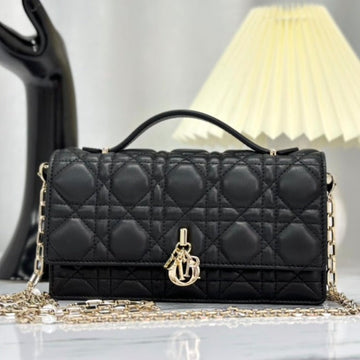 LADY CHAIN BAG 21 IN BLACK LAMBSKIN Luxe Carry Bags