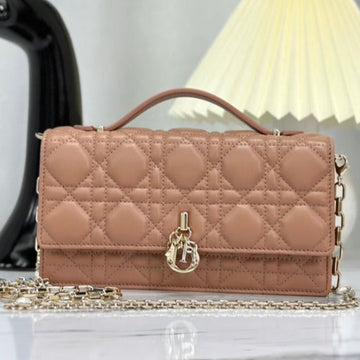 LADY CHAIN BAG 21 IN ALMOND BEIGE LAMBSKIN Luxe Carry Bags