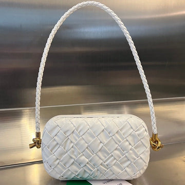 KNOT 20 IN WHITE LAMBSKIN WITH CHAIN Luxe Carry Bags