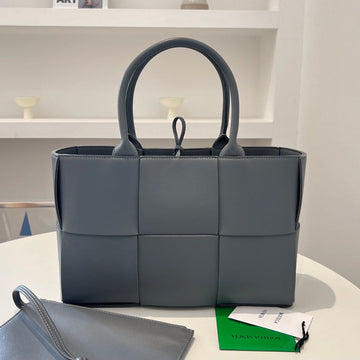 SMALL ARCO TOTE 30 IN TROUT GRAY LAMBSKIN Luxe Carry
