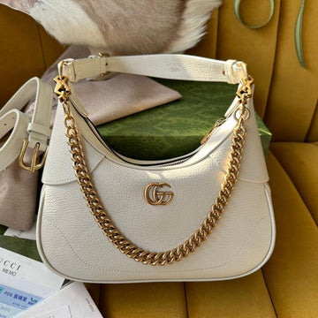 SHOULDER BAG 25 IN WHITE LAMBSKIN GOLD HARDWARE Luxe Carry