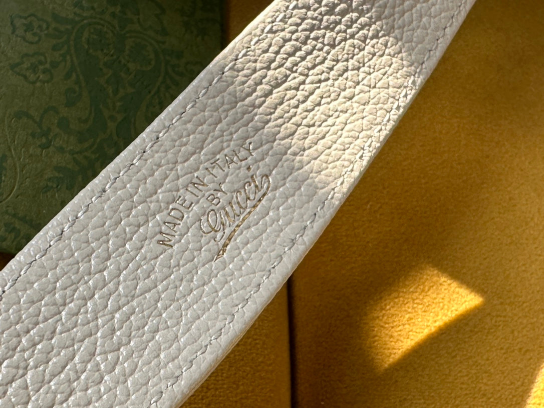 SHOULDER BAG 25 IN WHITE LAMBSKIN GOLD HARDWARE by Luxe Carry