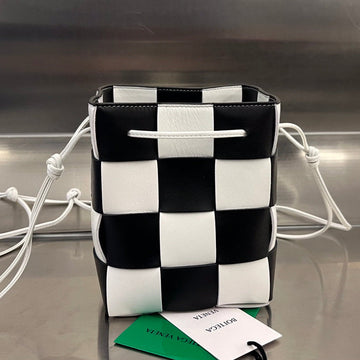 SMALL CASSETTE BUCKET 18 IN WHITE MIX BLACK CALFSKIN by Luxe Carry