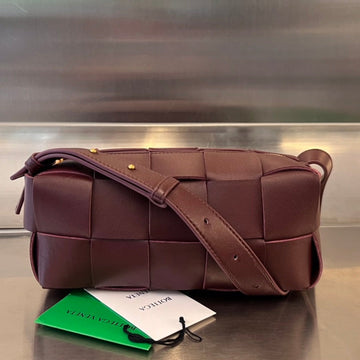 BRICK CASSETTE 28 IN WINE RED CALFSKIN Luxe Carry