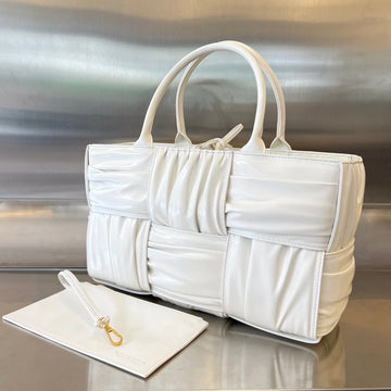 SMALL ARCO TOTE 30 IN WHITE SOFT LAMBSKIN by Luxe Carry