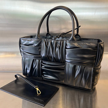 SMALL ARCO TOTE 30 IN BLACK SOFT LAMBSKIN Luxe Carry Bags