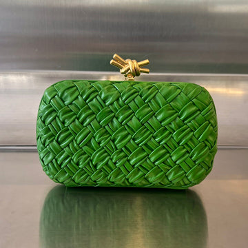 KNOT 19 IN EMERALD GREEN LAMBSKIN by Luxe Carry