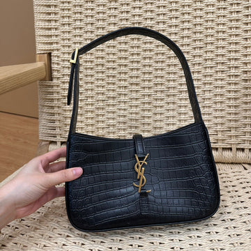 LE 5 Ë 7 BAG 24 BLACK CALFSKIN HOBO by Luxe Carry