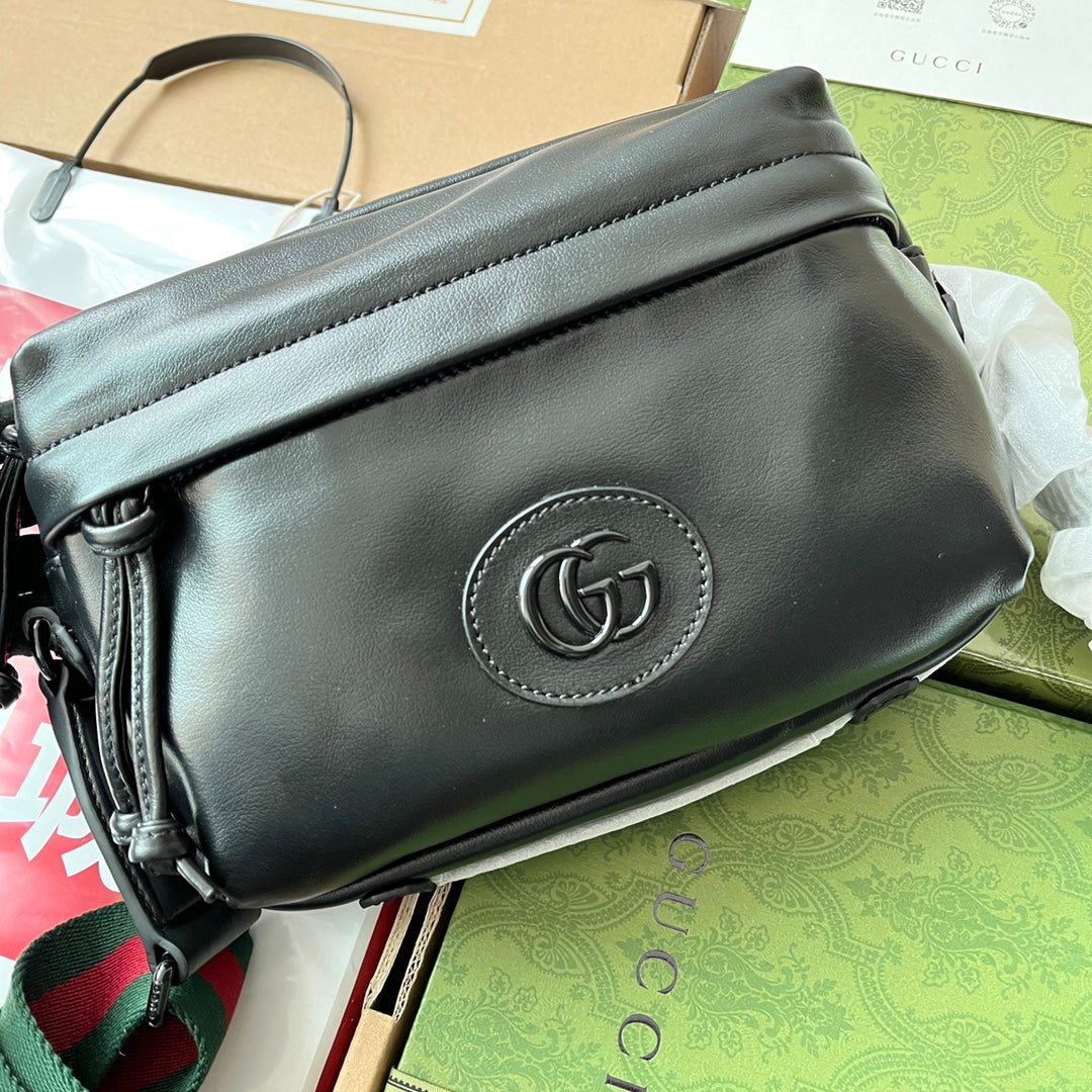 SHOULDER BAG 23 IN BLACK CALFSKIN by Luxe Carry