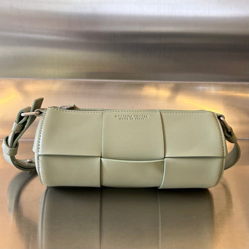 SMALL CYLINDER CASSETTE 21 IN TRAVERTINE CALFSKIN Luxe Carry
