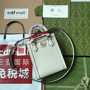 DIANA TOTE BAG 19 IN WHITE LAMBSKIN WITH BAMBOO HANDLE by Luxe Carry