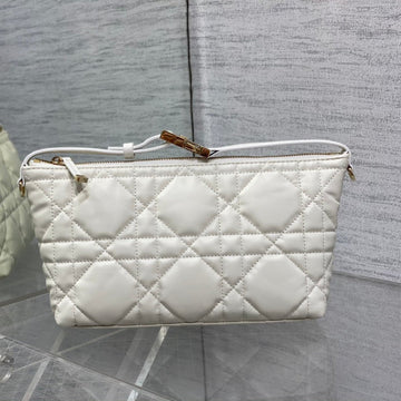 TRAVEL NOMAD POUCH 22 IN WHITE MACROCANNAGE LAMBSKIN GOLD HARDWARE By Luxe Carry