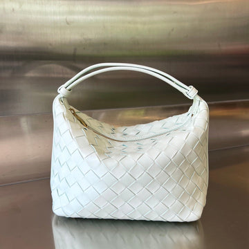 WALLACE 22 BAG IN WHITE CALFSKIN Luxe Carry