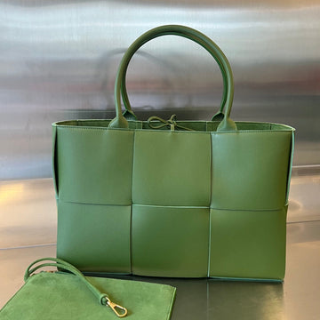 ARCO TOTE 36 IN GLADE GREEN CALFSKIN Luxe Carry Bags