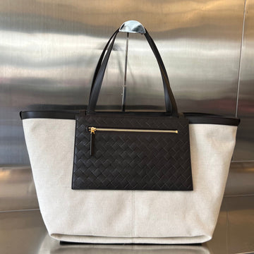 FLIP FLAP 38 IN WHITE CANVAS AND BLACK CALSKIN by Luxe Carry