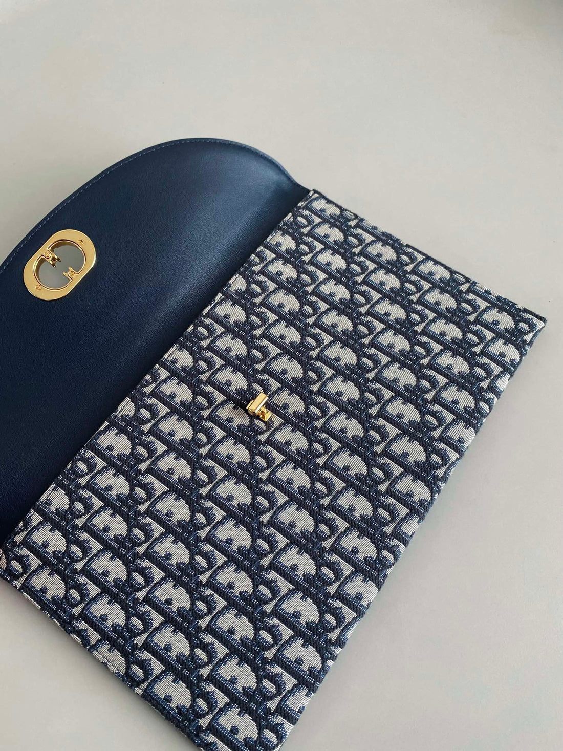 CD 30 CLUTCH BAG IN BLUE OBLIQUE JACQUARD Luxe Carry