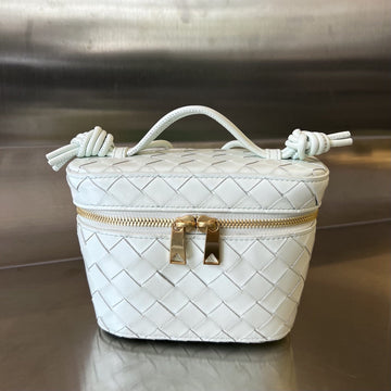 MINI VANITY CASE 18 IN WHITE LAMBSKIN Luxe Carry