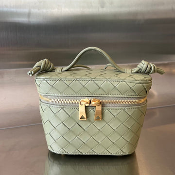 MINI VANITY CASE 18 IN OLIVE GREEN LAMBSKIN by Luxe Carry