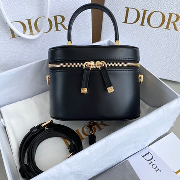 SIGNATURE VANITY 16 IN BLACK LAMBSKIN Luxe Carry Bags