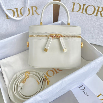 SIGNATURE VANITY 16 IN WHITE LAMBSKIN Luxe Carry Bags