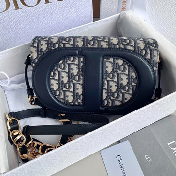SIGNATURE HOBO 21 BAG IN BLUE OBLIQUE JACQUARD Luxe Carry