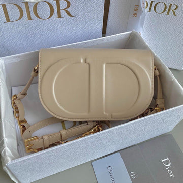 SIGNATURE HOBO 21 BAG IN BEIGE CALFSKIN Luxe Carry