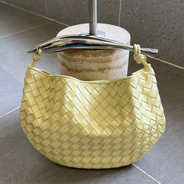 SARDINE 33 WITH CHAIN IN YELLOW CREAM LAMBSKIN Luxe Carry Bags