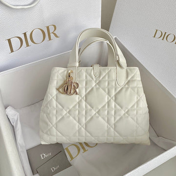 TOUJOURS 28 BAG IN WHITE LAMBSKIN Luxe Carry