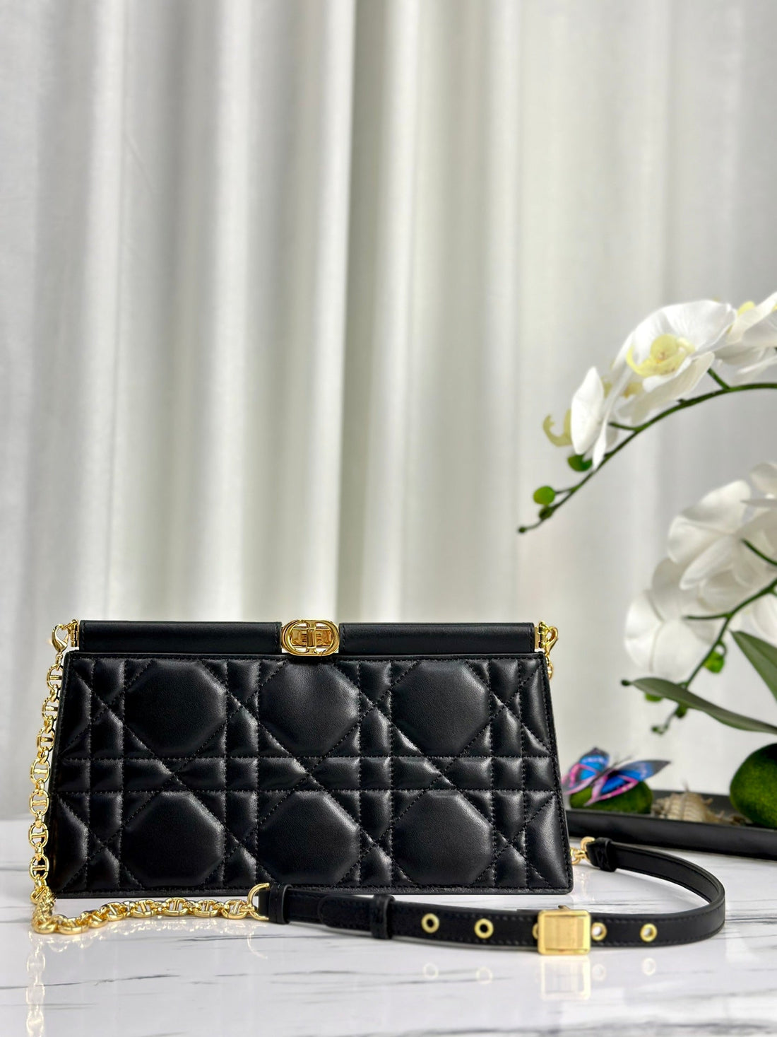 CHAIN CLUTCH 27 BAG IN BLACK LAMBSKIN Luxe Carry