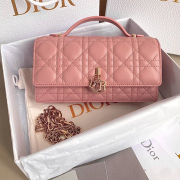 LADY 21 CHAIN BAG IN HOT PINK LAMBSKIN Luxe Carry Bags