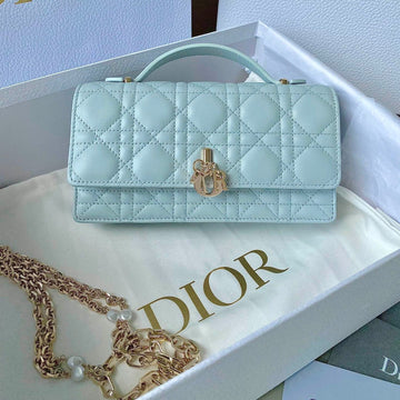 LADY 21 CHAIN BAG IN LIGHT BLUE LAMBSKIN