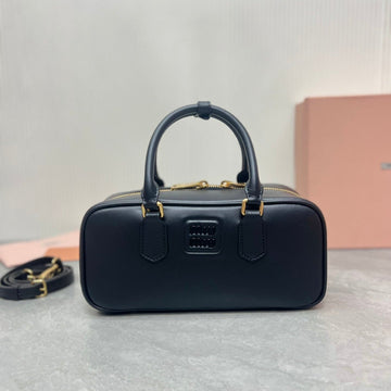ARCADIE BAG 27 IN BLACK SHINY CALFSKIN Luxe Carry
