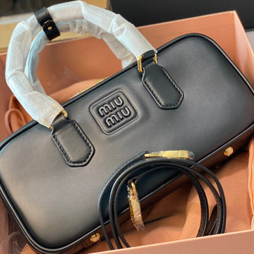 ARCADIE 27 BAG IN BLACK LEATHER Luxe Carry